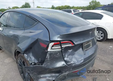 2022 Tesla Model Y Performance Dual Motor All-Wheel Drive из США, поврежденный, VIN 7SAYGDEF8NF511700